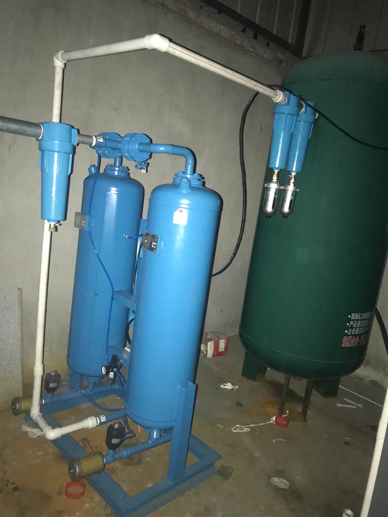 為什么在吸附干燥機進氣口要裝設過濾器？